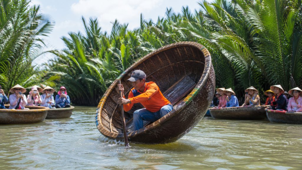 Coconut Basket Boat Spinning Show Hoi An