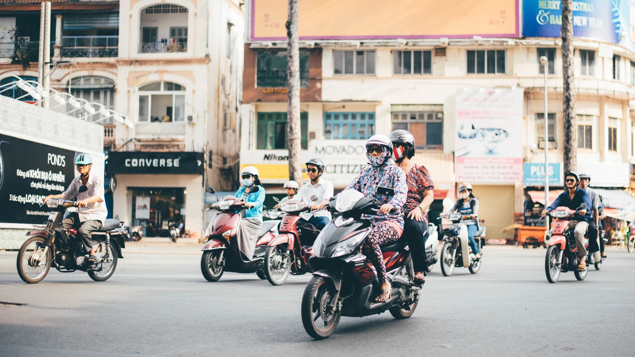 Automatic and semi-automatic scooter rental fleet in Hoi An