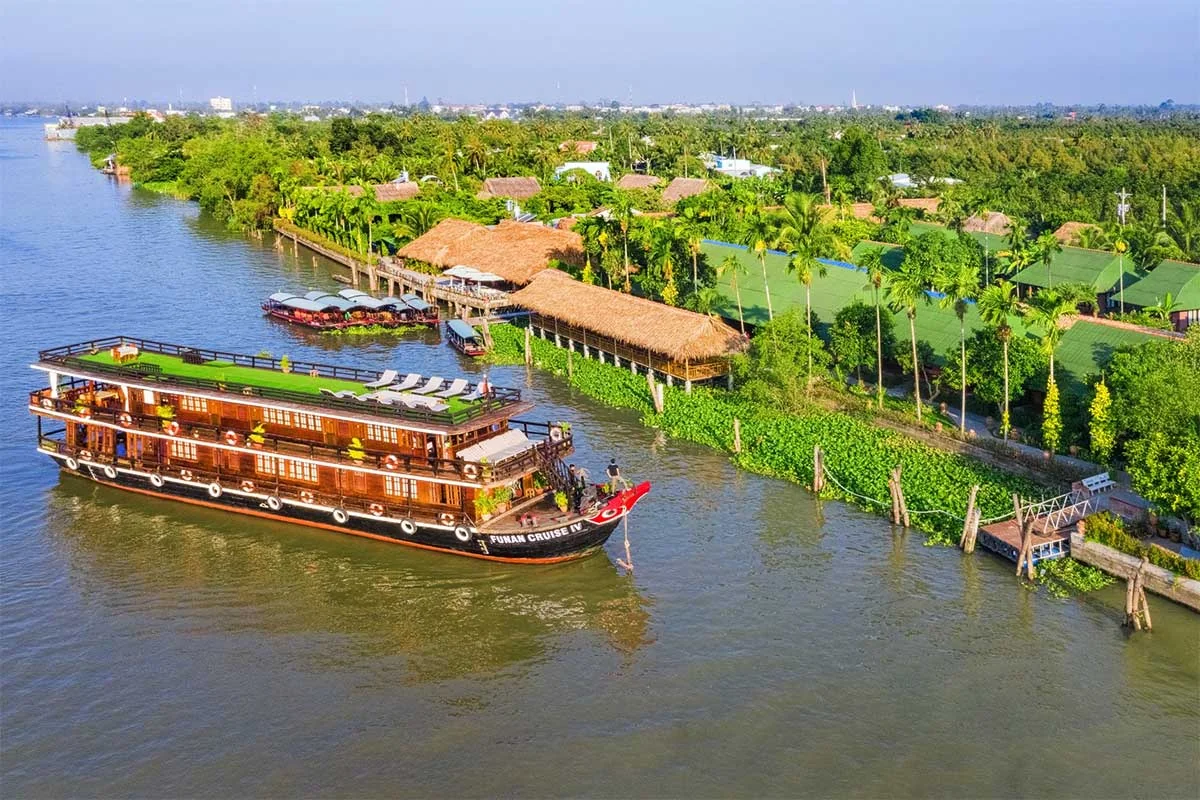 Safe and legitimate private river dock at Lang Dua Xanh basket boat tour departure point in Cam Thanh Hoi An