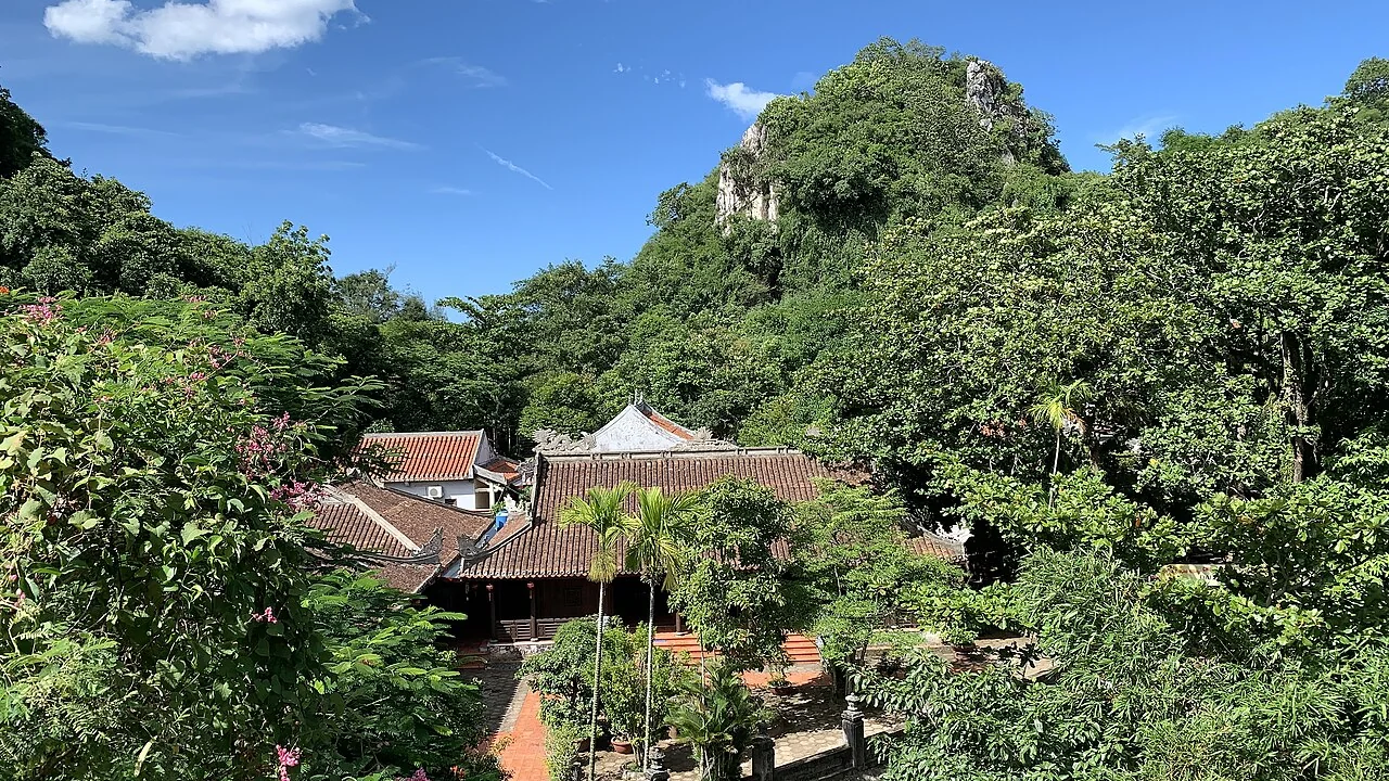 Marble Mountains pagoda and limestone peaks in Da Nang accessible by elevator